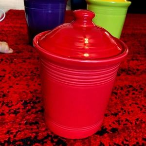 Fiesta medium canister Scarlet 1-Qt. EUC